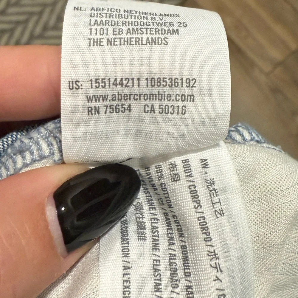 Abercrombie & Fitch Curve Love Ultra High Rise Ankle Straight Jean - Picture 11 of 12